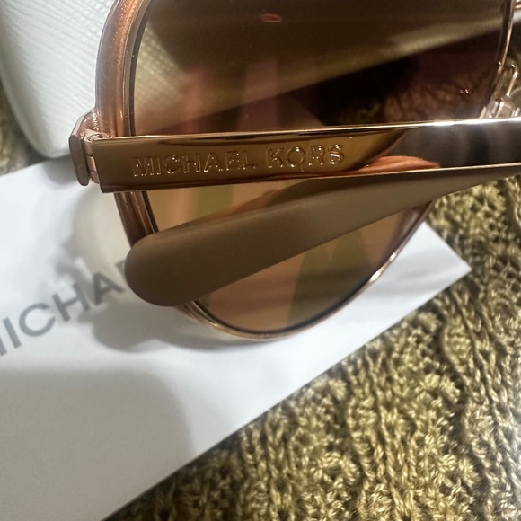 Authentic Michael Kors MK5004 Chelsea Aviator Sunglasses Rose Gold / Mirror main image 5